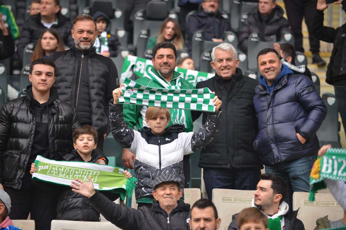 (FOTO GALERİ) Bursaspor-Anadolu Üniversitesi Taraftar Fotoğrafları