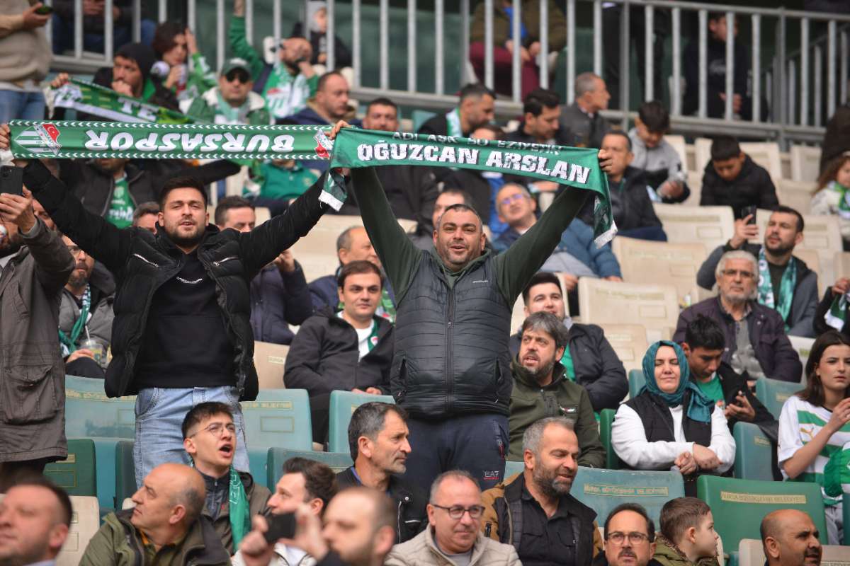 (FOTO GALERİ) Bursaspor-Anadolu Üniversitesi Taraftar Fotoğrafları