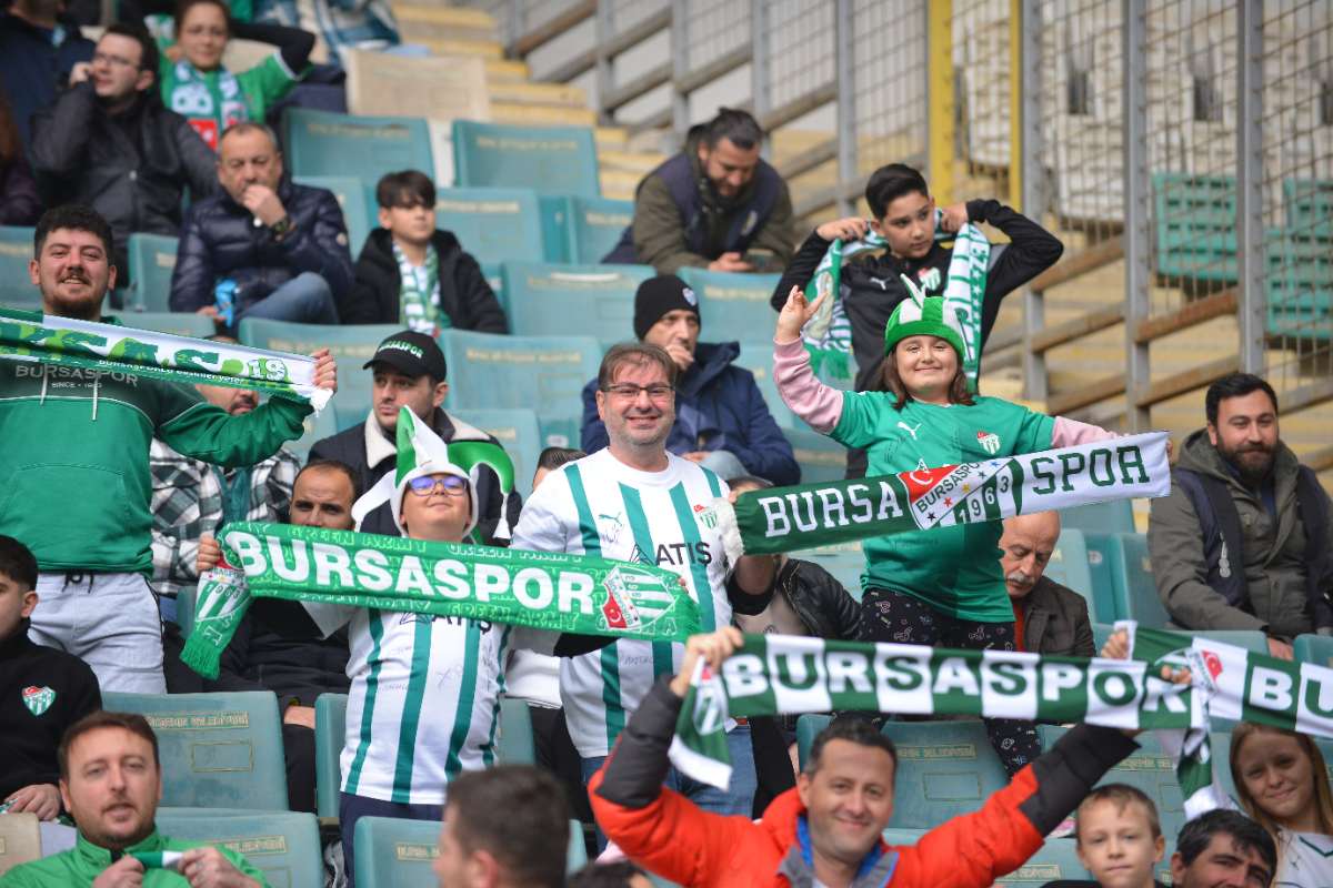(FOTO GALERİ) Bursaspor-Anadolu Üniversitesi Taraftar Fotoğrafları