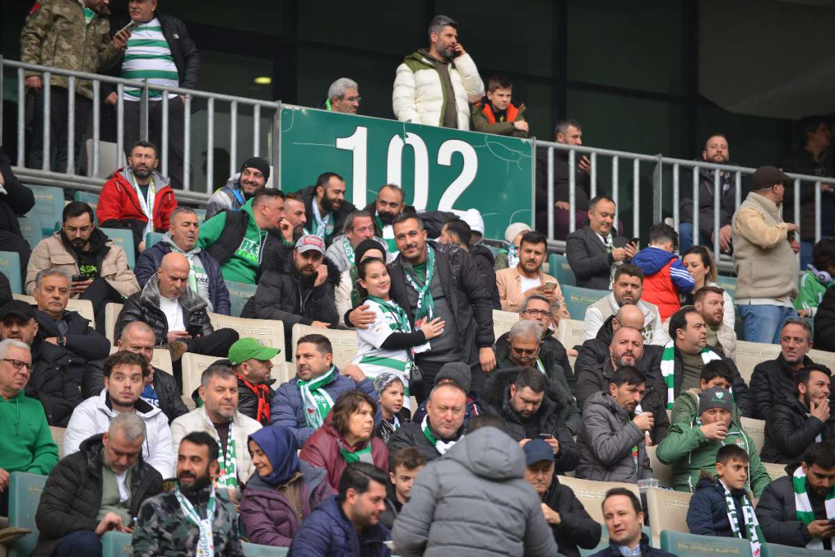 (FOTO GALERİ) Bursaspor-Anadolu Üniversitesi Taraftar Fotoğrafları
