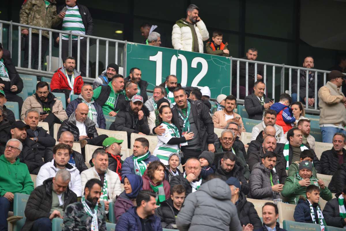 (FOTO GALERİ) Bursaspor-Anadolu Üniversitesi Taraftar Fotoğrafları