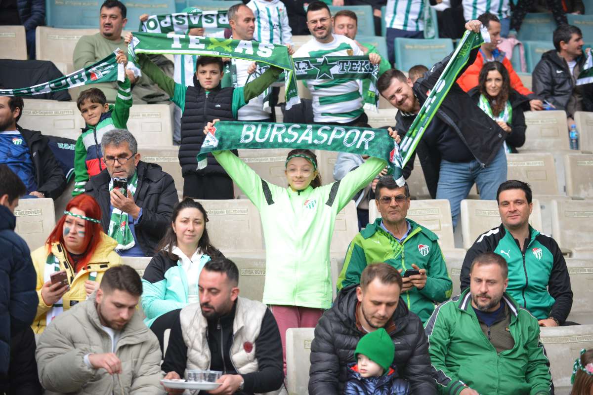 (FOTO GALERİ) Bursaspor-Anadolu Üniversitesi Taraftar Fotoğrafları