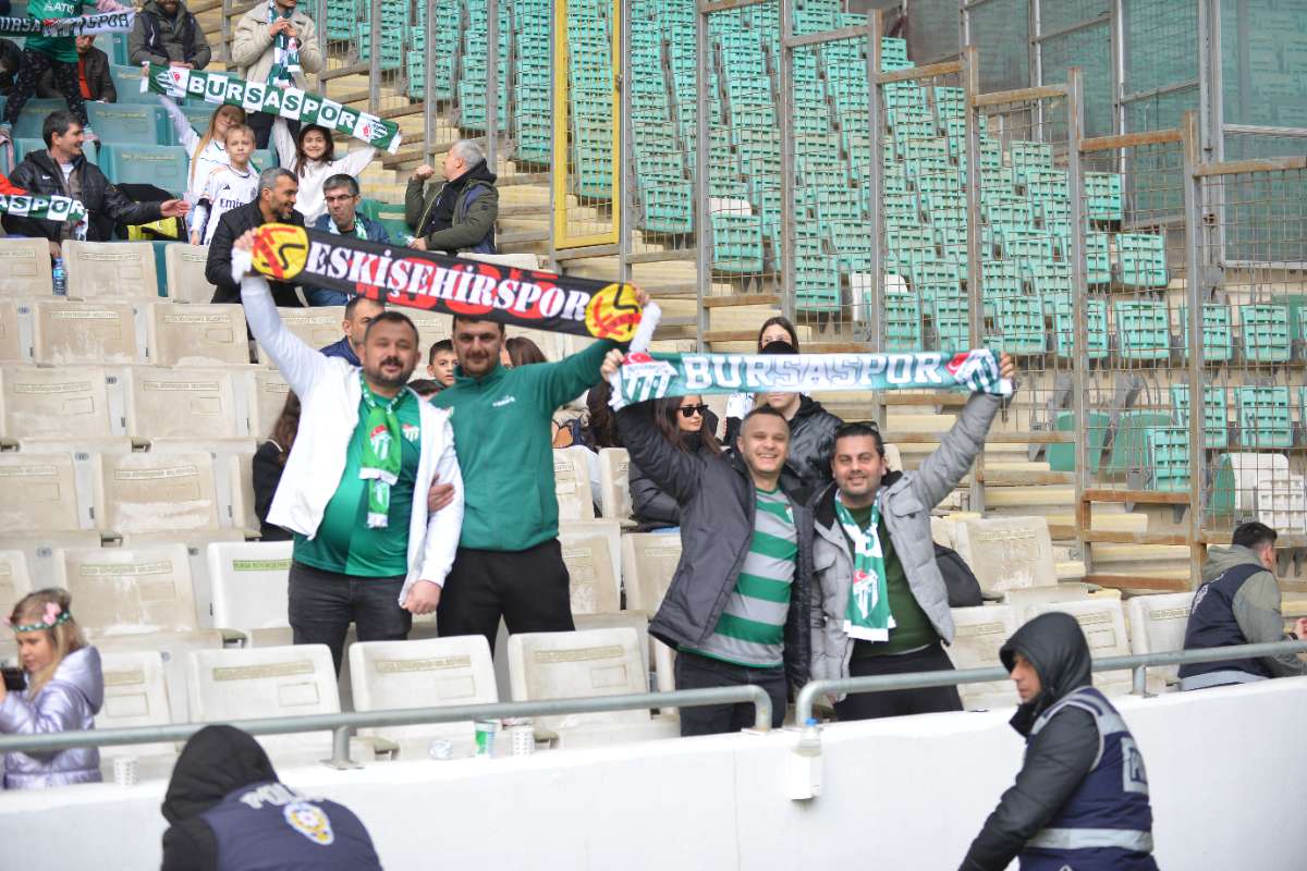 (FOTO GALERİ) Bursaspor-Anadolu Üniversitesi Taraftar Fotoğrafları