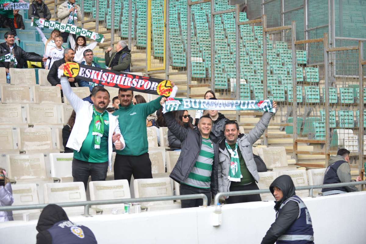 (FOTO GALERİ) Bursaspor-Anadolu Üniversitesi Taraftar Fotoğrafları