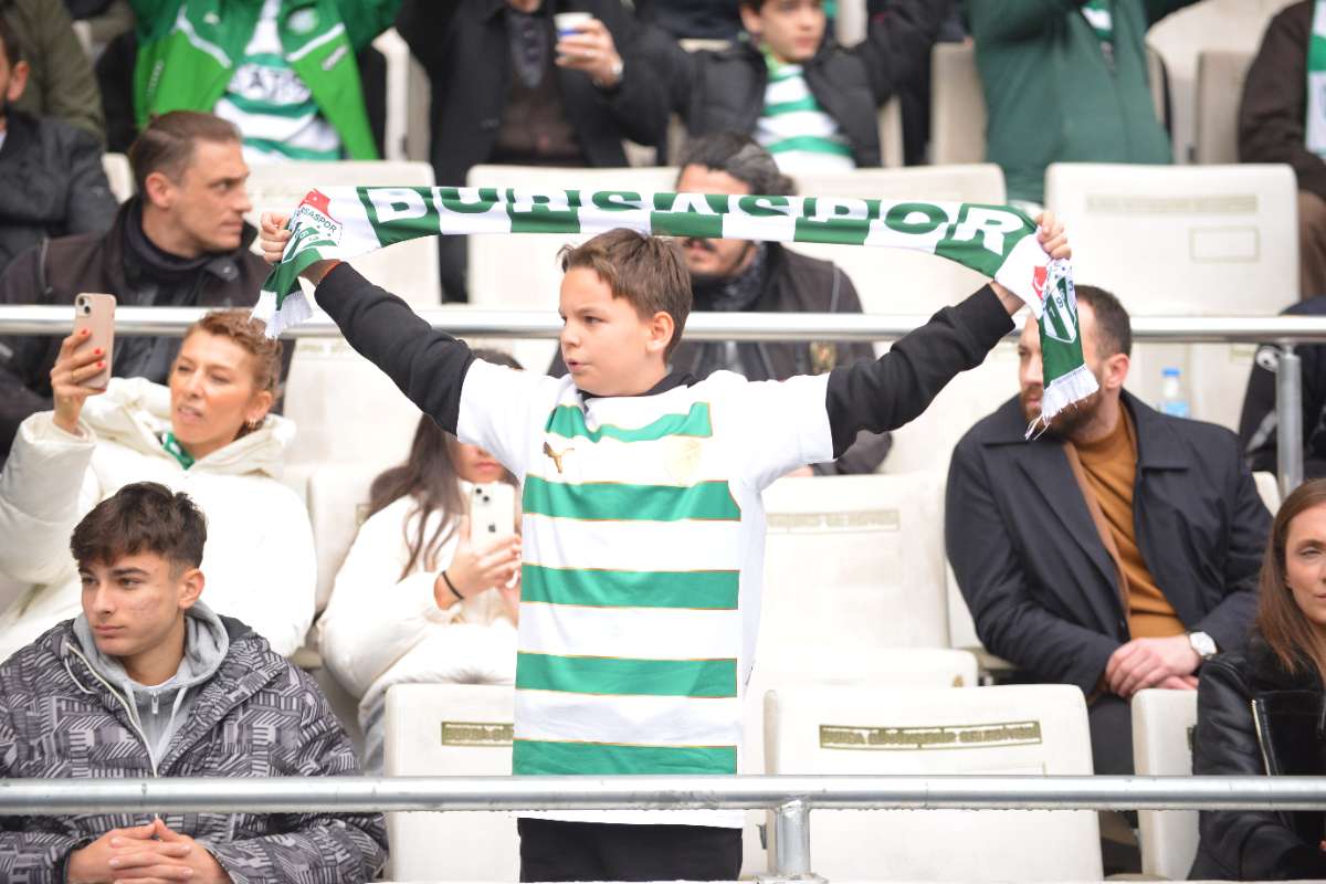 (FOTO GALERİ) Bursaspor-Anadolu Üniversitesi Taraftar Fotoğrafları