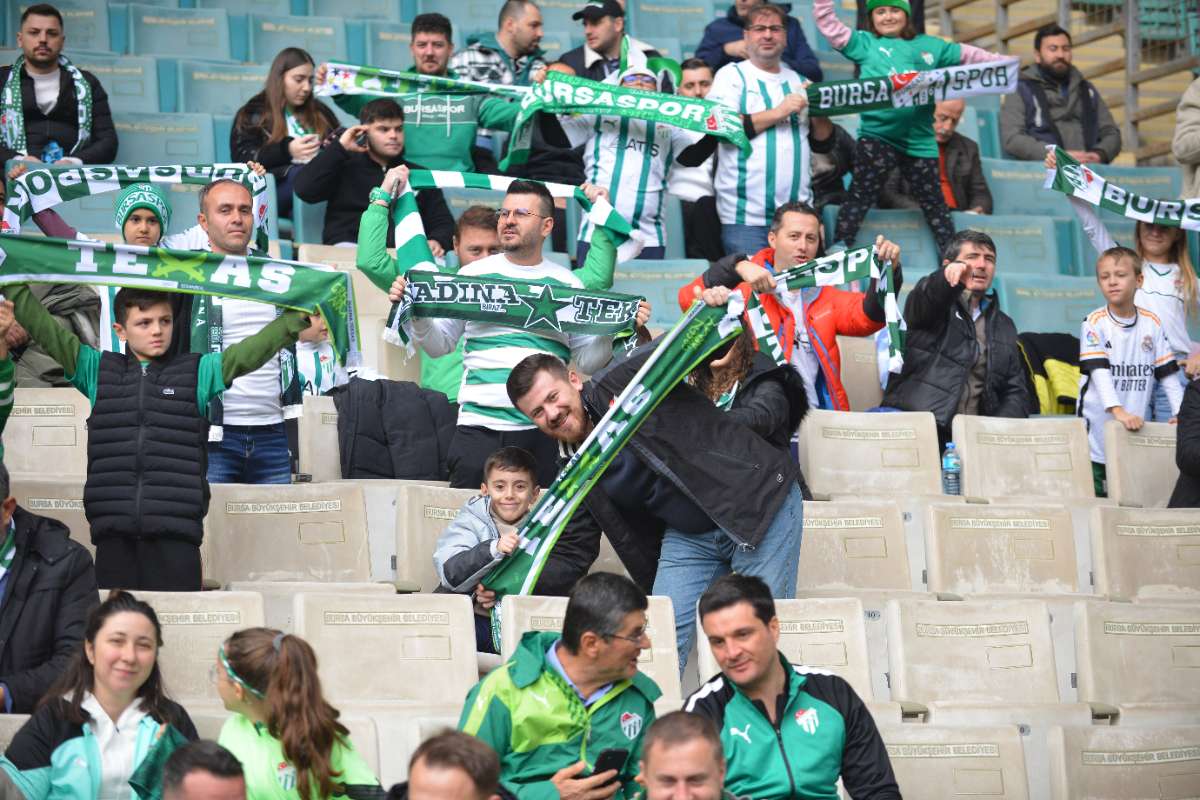 (FOTO GALERİ) Bursaspor-Anadolu Üniversitesi Taraftar Fotoğrafları