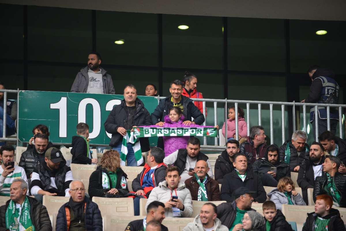 (FOTO GALERİ) Bursaspor-Anadolu Üniversitesi Taraftar Fotoğrafları