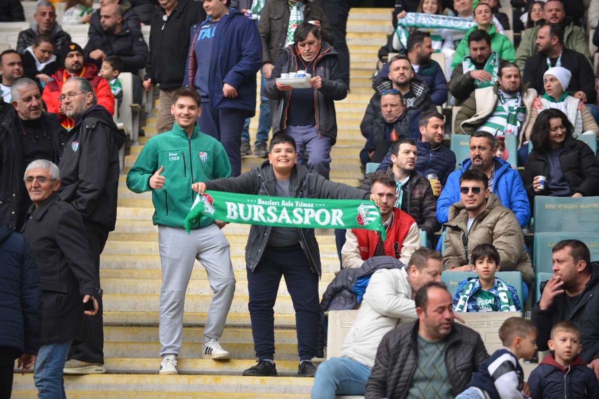 (FOTO GALERİ) Bursaspor-Anadolu Üniversitesi Taraftar Fotoğrafları