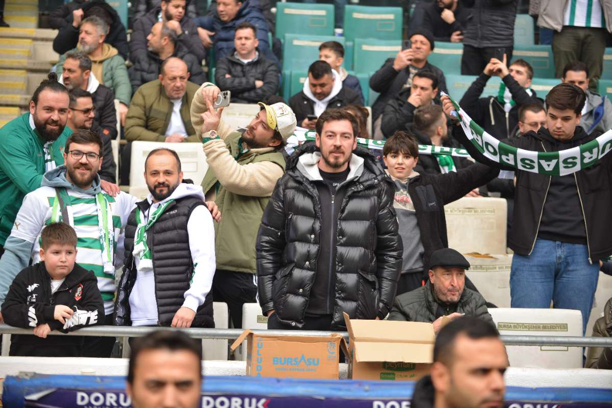(FOTO GALERİ) Bursaspor-Anadolu Üniversitesi Taraftar Fotoğrafları