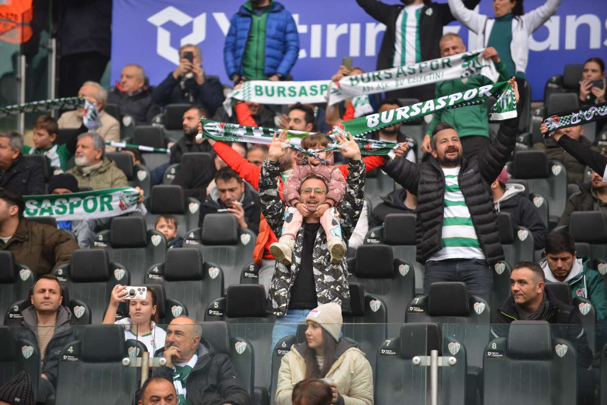 (FOTO GALERİ) Bursaspor-Anadolu Üniversitesi Taraftar Fotoğrafları
