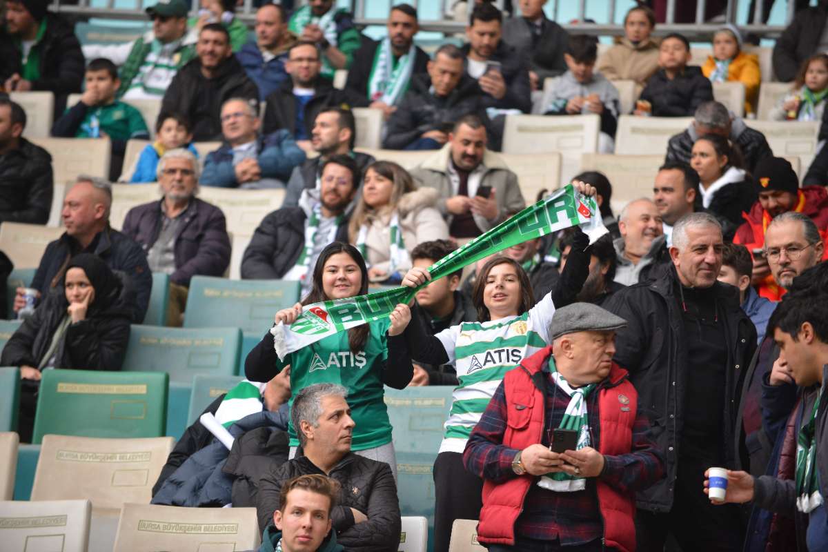 (FOTO GALERİ) Bursaspor-Anadolu Üniversitesi Taraftar Fotoğrafları