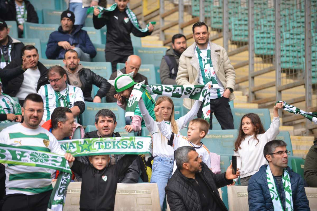 (FOTO GALERİ) Bursaspor-Anadolu Üniversitesi Taraftar Fotoğrafları
