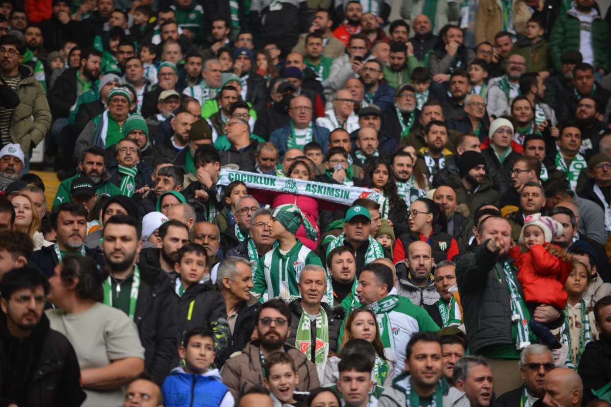 (FOTO GALERİ) Bursaspor-Anadolu Üniversitesi Taraftar Fotoğrafları
