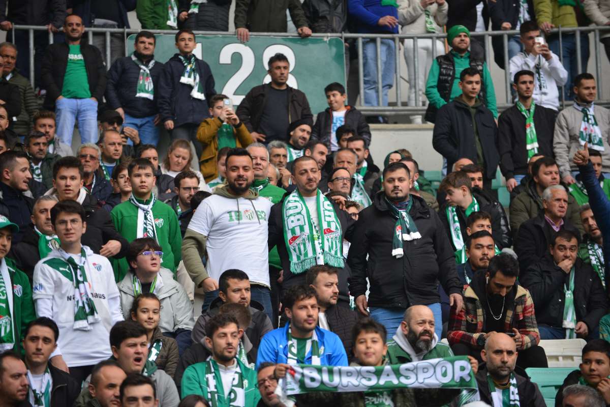 (FOTO GALERİ) Bursaspor-Anadolu Üniversitesi Taraftar Fotoğrafları