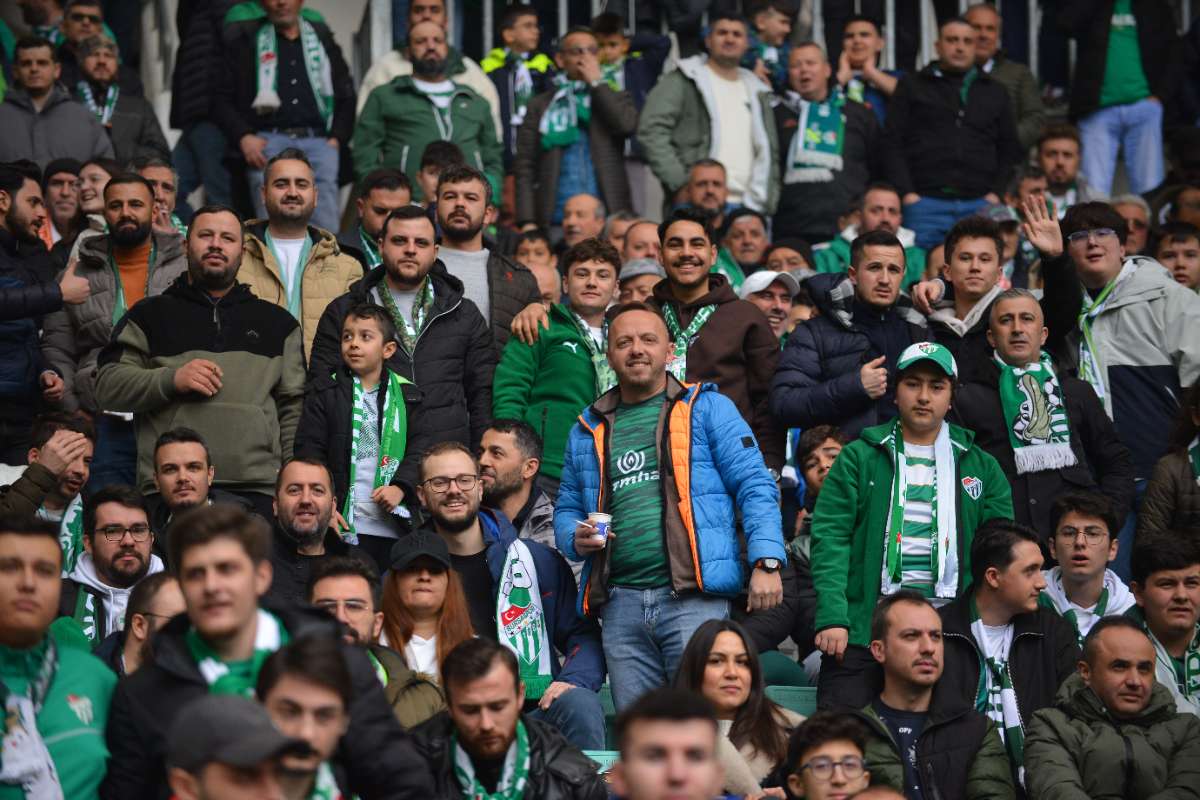 (FOTO GALERİ) Bursaspor-Anadolu Üniversitesi Taraftar Fotoğrafları