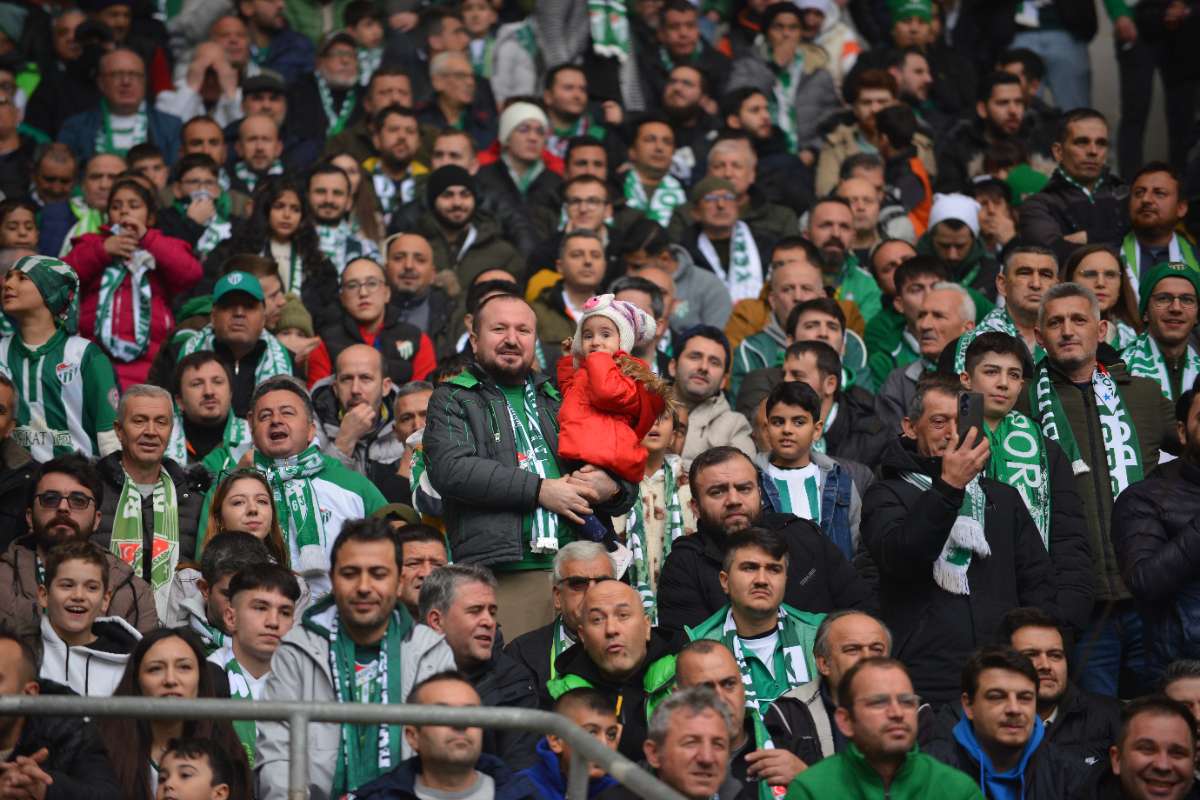 (FOTO GALERİ) Bursaspor-Anadolu Üniversitesi Taraftar Fotoğrafları