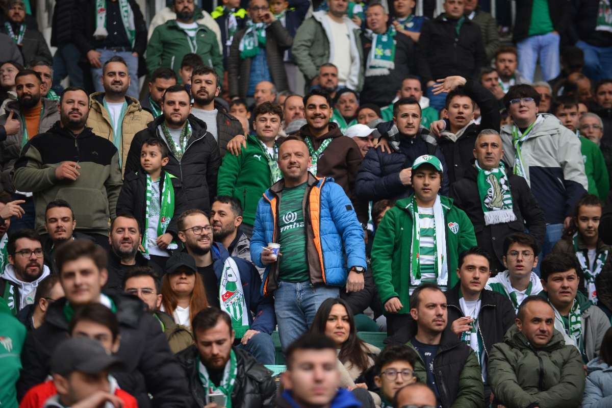 (FOTO GALERİ) Bursaspor-Anadolu Üniversitesi Taraftar Fotoğrafları