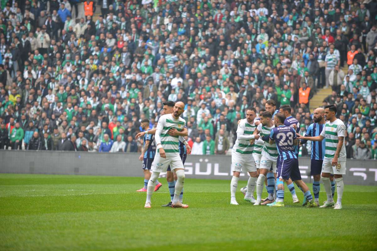 (FOTO GALERİ) Bursaspor-Anadolu Üniversitesi Taraftar Fotoğrafları
