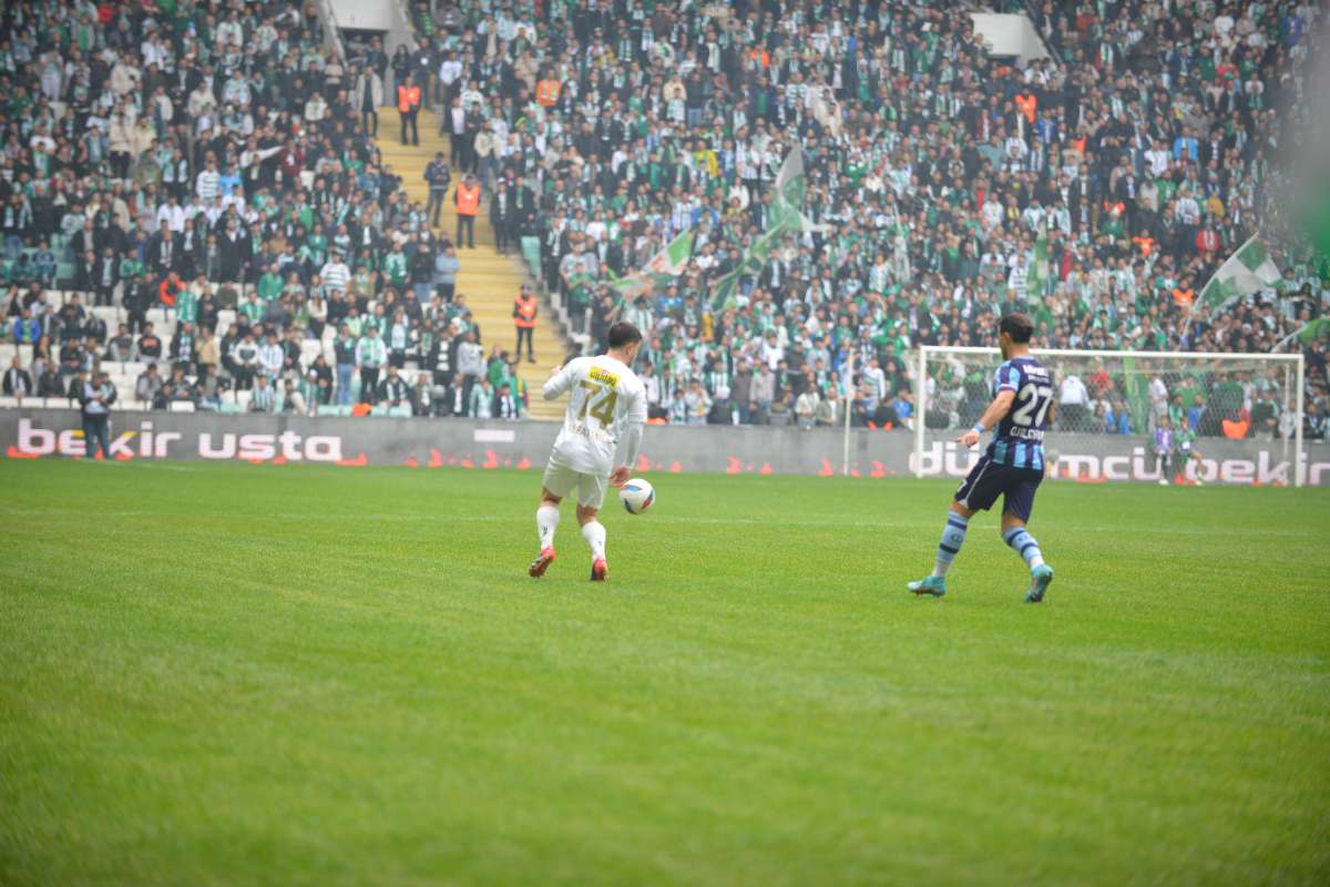 (FOTO GALERİ) Bursaspor-Anadolu Üniversitesi Taraftar Fotoğrafları