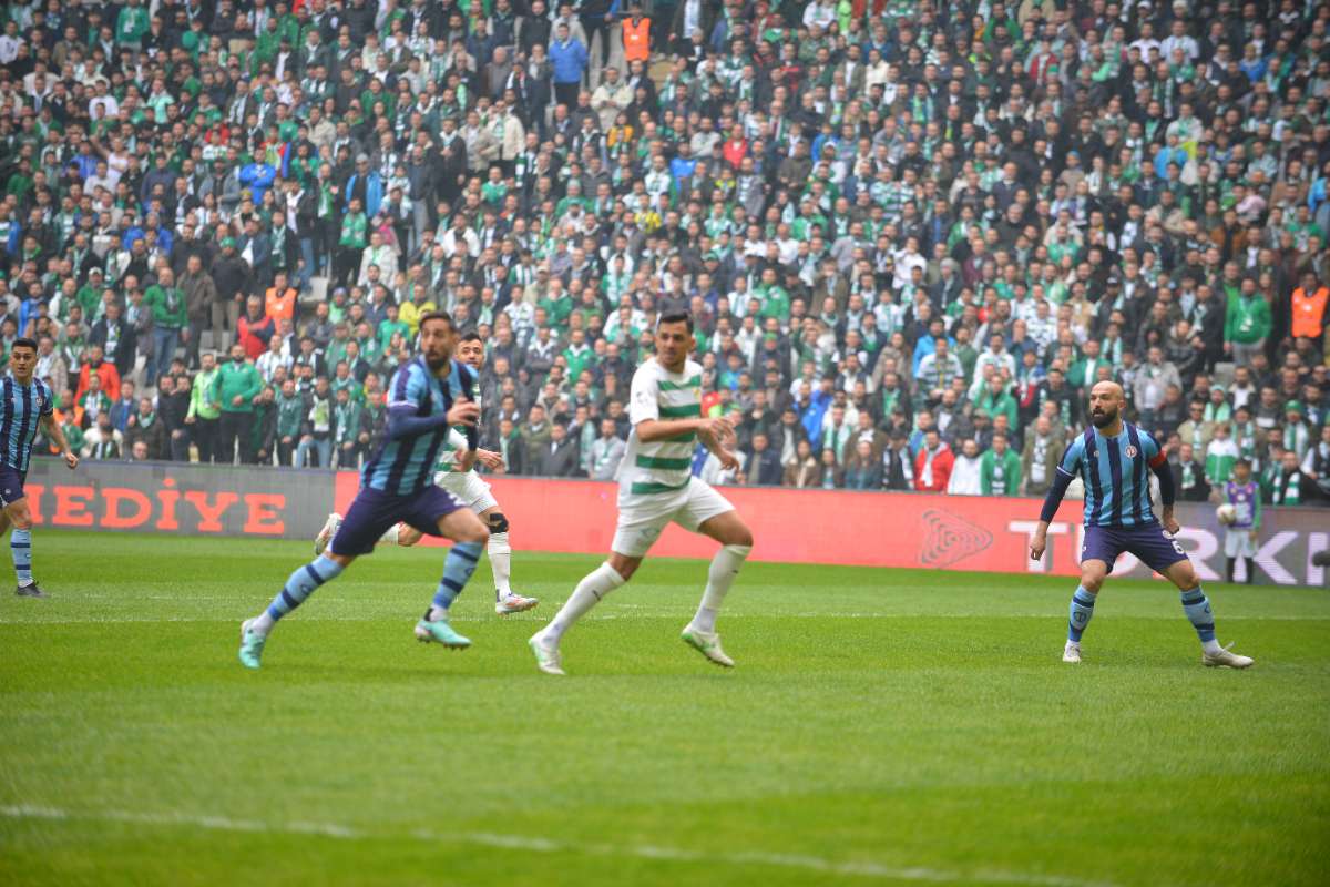 (FOTO GALERİ) Bursaspor-Anadolu Üniversitesi Taraftar Fotoğrafları