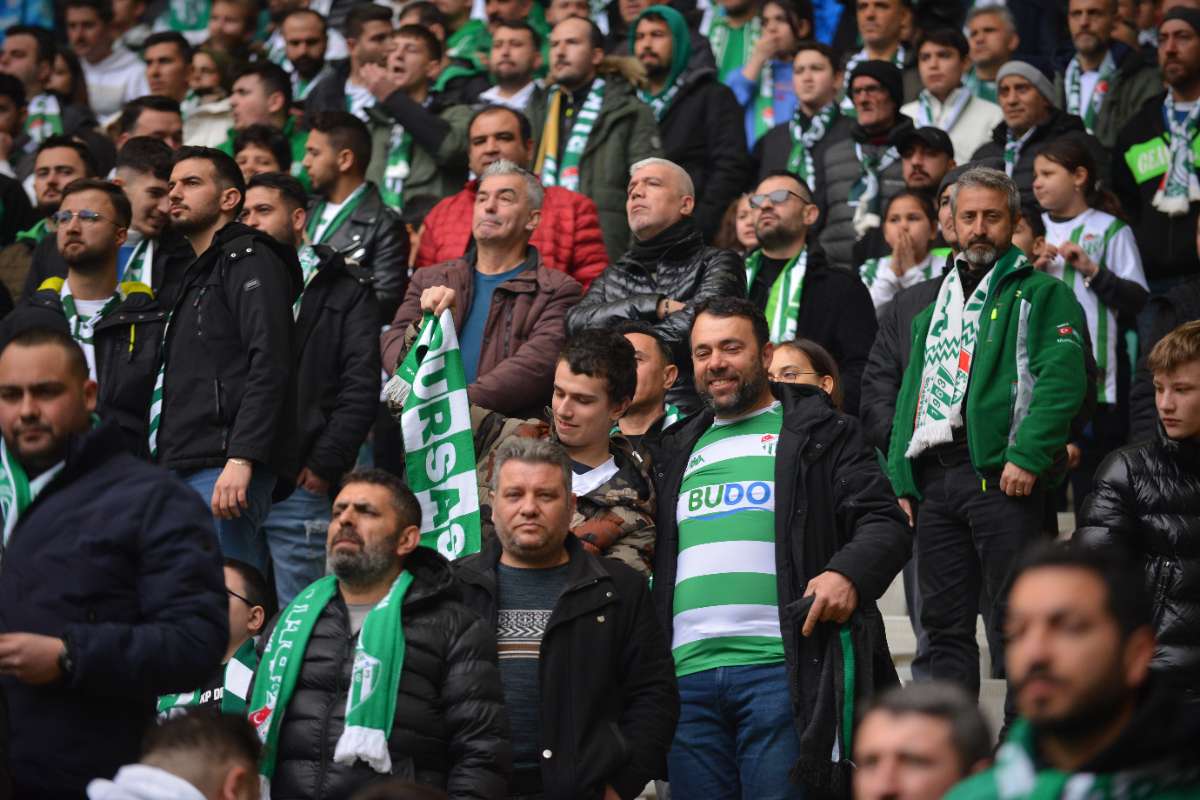 (FOTO GALERİ) Bursaspor-Anadolu Üniversitesi Taraftar Fotoğrafları
