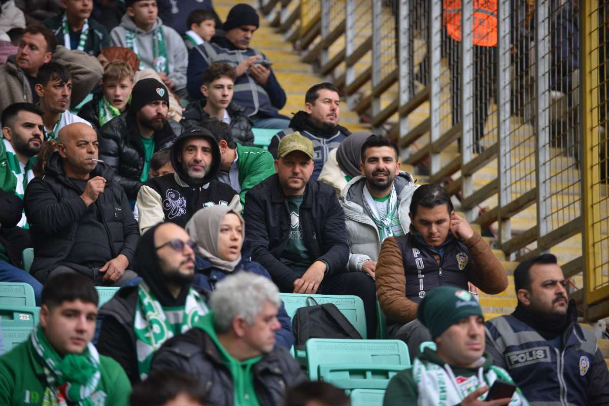 (FOTO GALERİ) Bursaspor-Anadolu Üniversitesi Taraftar Fotoğrafları