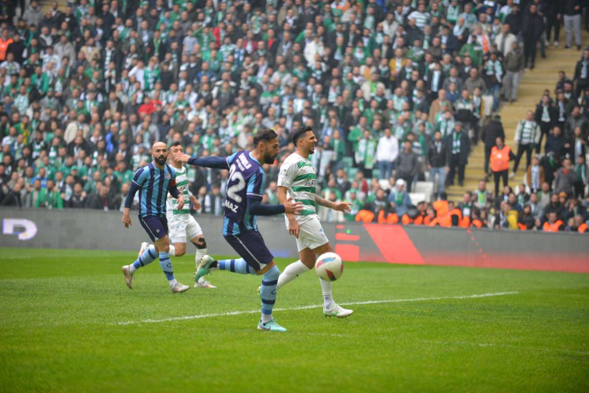 (FOTO GALERİ) Bursaspor-Anadolu Üniversitesi Taraftar Fotoğrafları