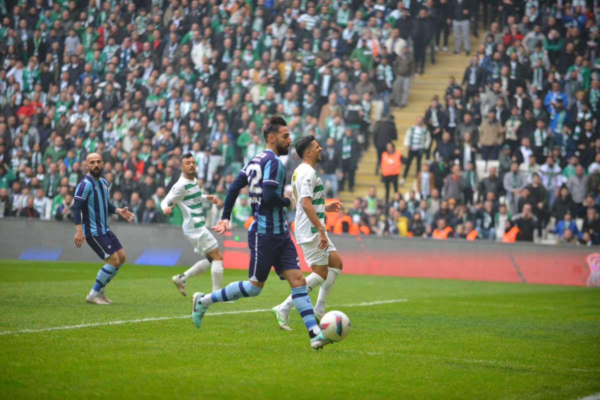 (FOTO GALERİ) Bursaspor-Anadolu Üniversitesi Taraftar Fotoğrafları