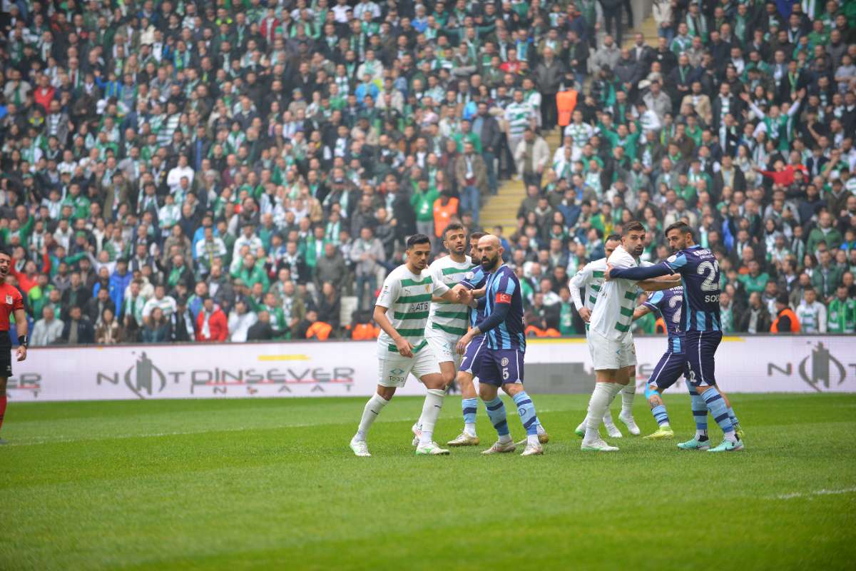 (FOTO GALERİ) Bursaspor-Anadolu Üniversitesi Taraftar Fotoğrafları
