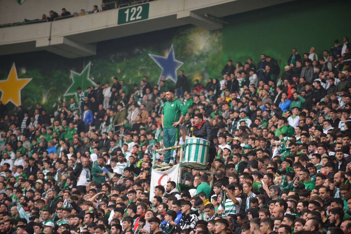 (FOTO GALERİ) Bursaspor-Anadolu Üniversitesi Taraftar Fotoğrafları