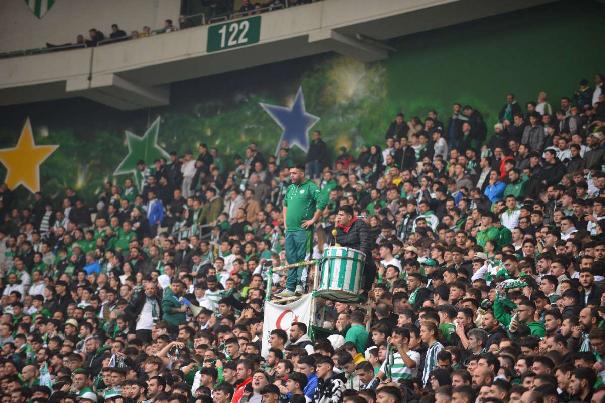 (FOTO GALERİ) Bursaspor-Anadolu Üniversitesi Taraftar Fotoğrafları