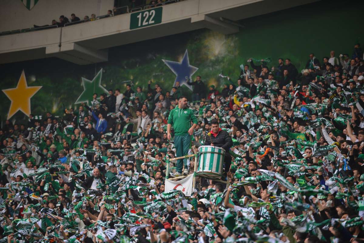 (FOTO GALERİ) Bursaspor-Anadolu Üniversitesi Taraftar Fotoğrafları