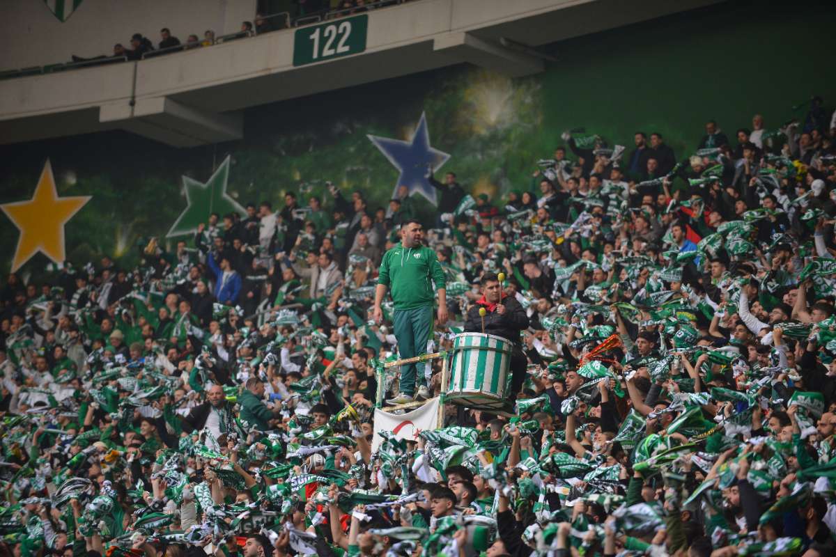 (FOTO GALERİ) Bursaspor-Anadolu Üniversitesi Taraftar Fotoğrafları
