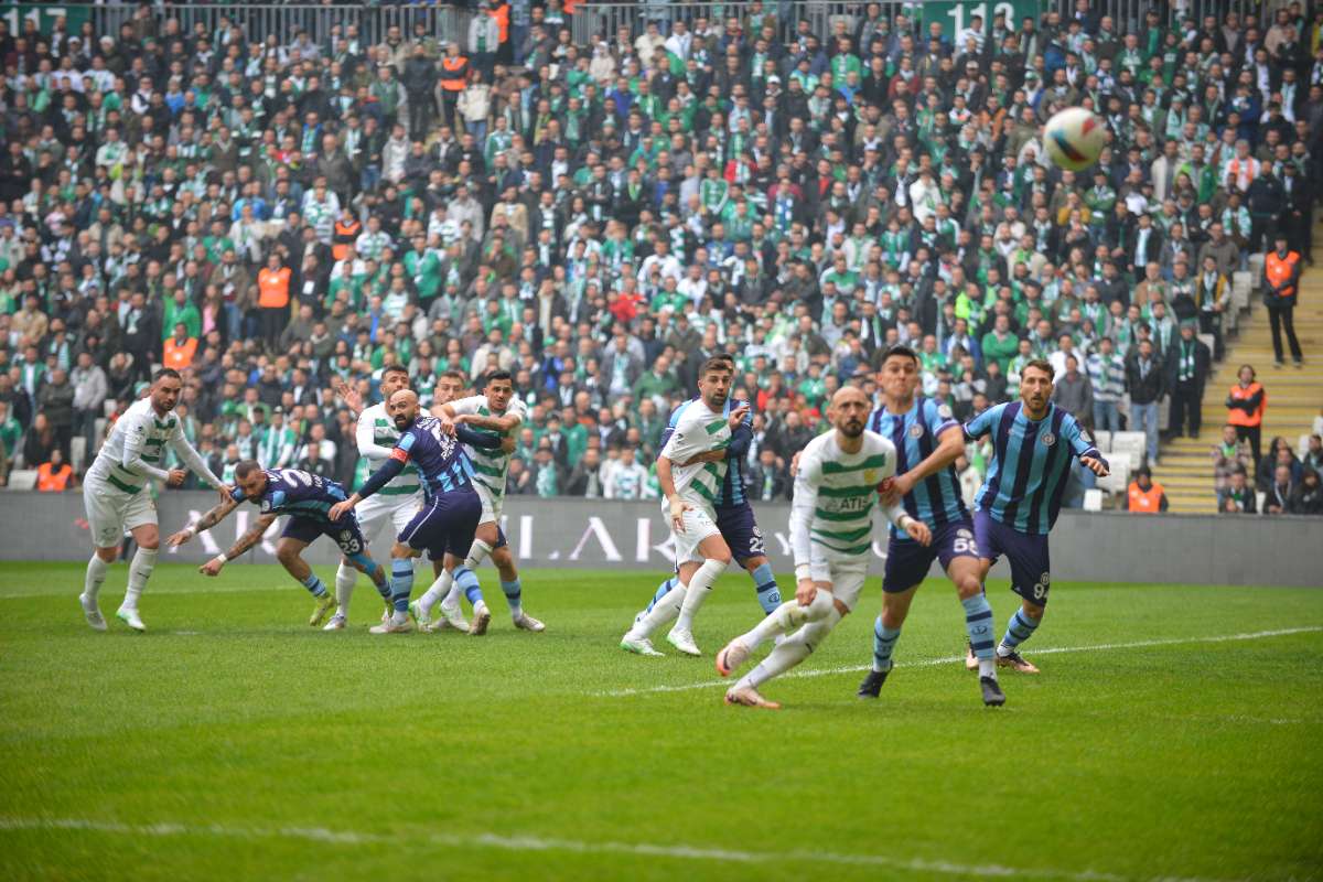 (FOTO GALERİ) Bursaspor-Anadolu Üniversitesi Taraftar Fotoğrafları