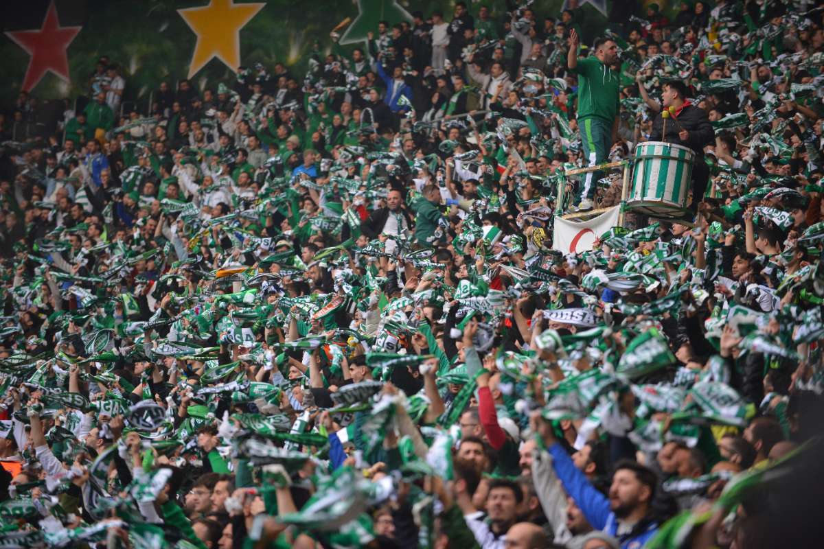 (FOTO GALERİ) Bursaspor-Anadolu Üniversitesi Taraftar Fotoğrafları