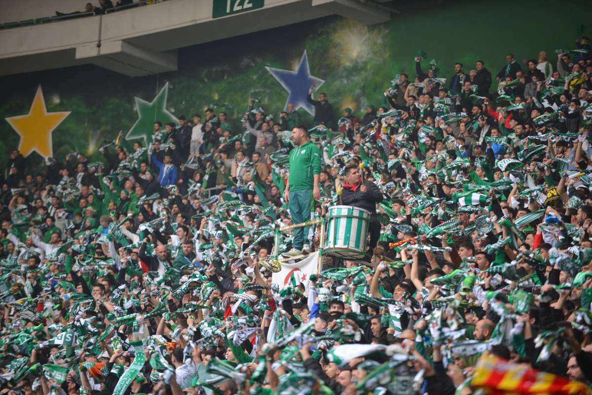 (FOTO GALERİ) Bursaspor-Anadolu Üniversitesi Taraftar Fotoğrafları