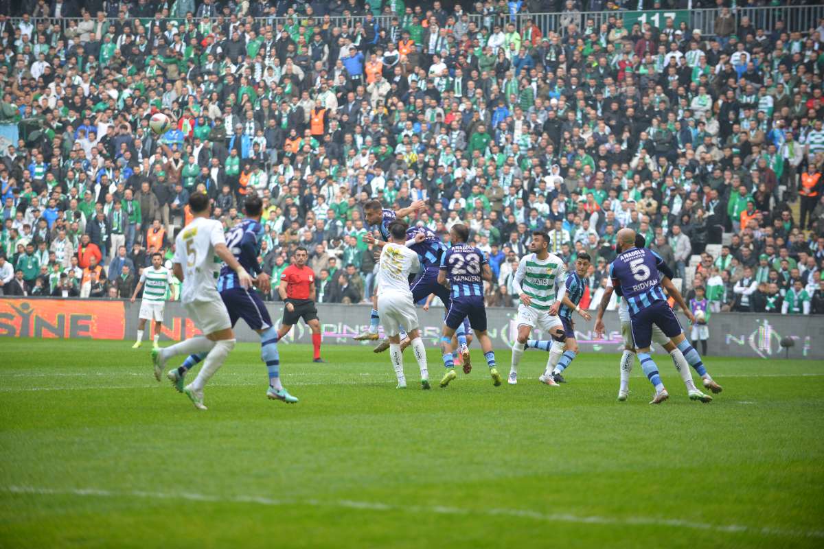 (FOTO GALERİ) Bursaspor-Anadolu Üniversitesi Taraftar Fotoğrafları