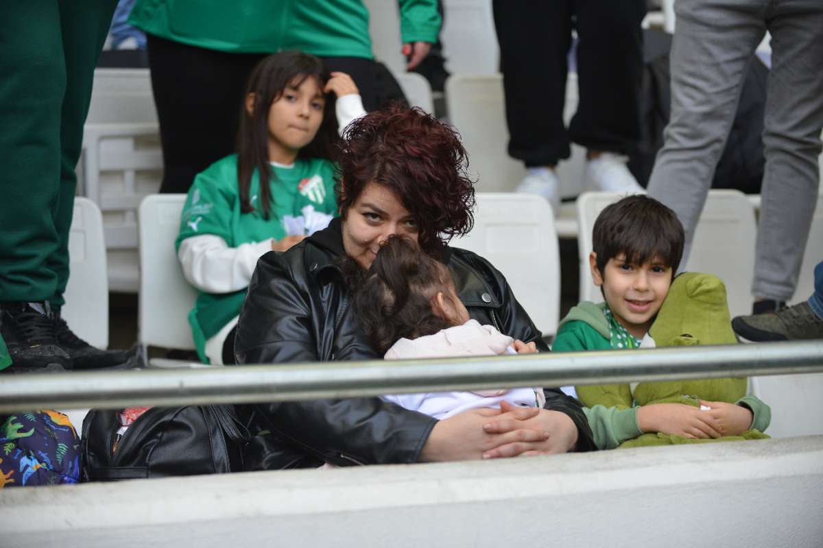 (FOTO GALERİ) Bursaspor-Anadolu Üniversitesi Taraftar Fotoğrafları