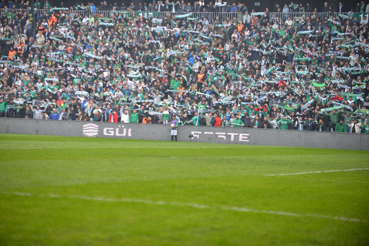 (FOTO GALERİ) Bursaspor-Anadolu Üniversitesi Taraftar Fotoğrafları