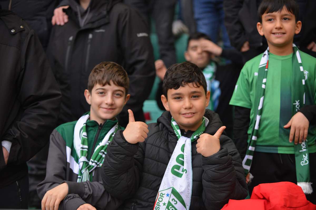 (FOTO GALERİ) Bursaspor-Anadolu Üniversitesi Taraftar Fotoğrafları
