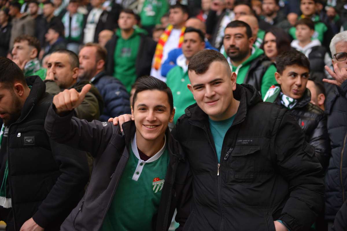 (FOTO GALERİ) Bursaspor-Anadolu Üniversitesi Taraftar Fotoğrafları