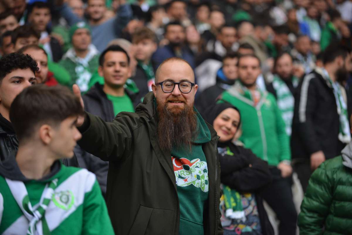 (FOTO GALERİ) Bursaspor-Anadolu Üniversitesi Taraftar Fotoğrafları