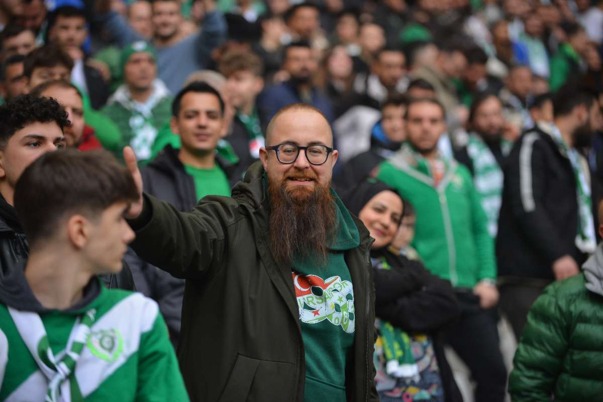 (FOTO GALERİ) Bursaspor-Anadolu Üniversitesi Taraftar Fotoğrafları