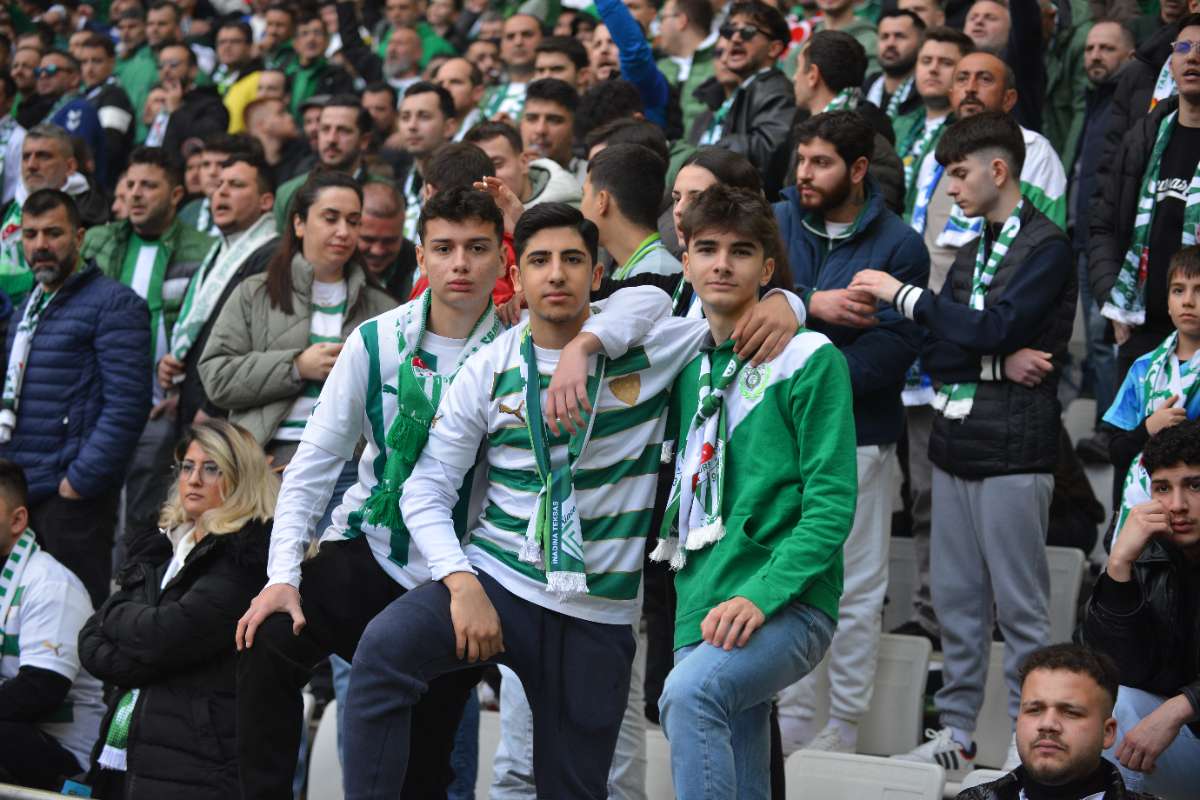 (FOTO GALERİ) Bursaspor-Anadolu Üniversitesi Taraftar Fotoğrafları