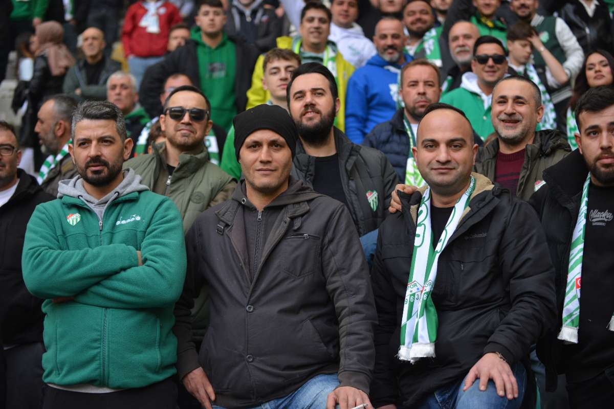 (FOTO GALERİ) Bursaspor-Anadolu Üniversitesi Taraftar Fotoğrafları