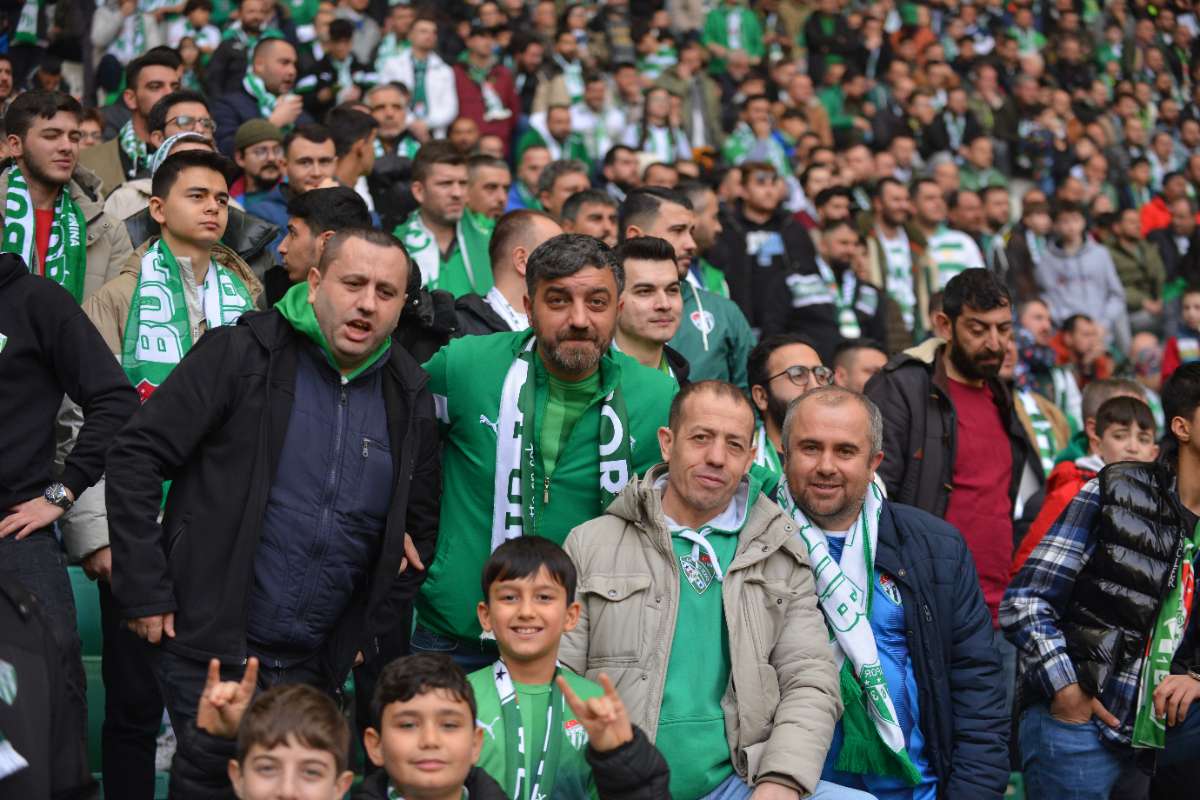 (FOTO GALERİ) Bursaspor-Anadolu Üniversitesi Taraftar Fotoğrafları