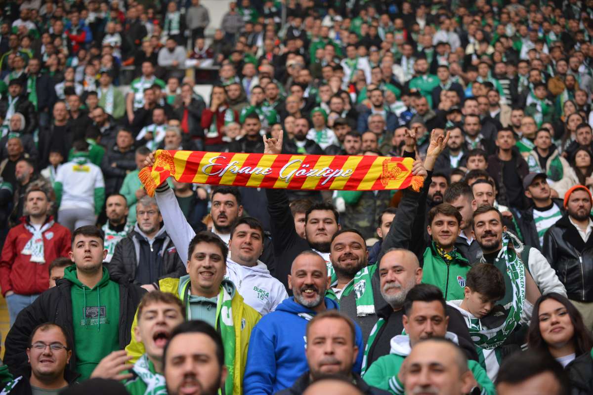 (FOTO GALERİ) Bursaspor-Anadolu Üniversitesi Taraftar Fotoğrafları