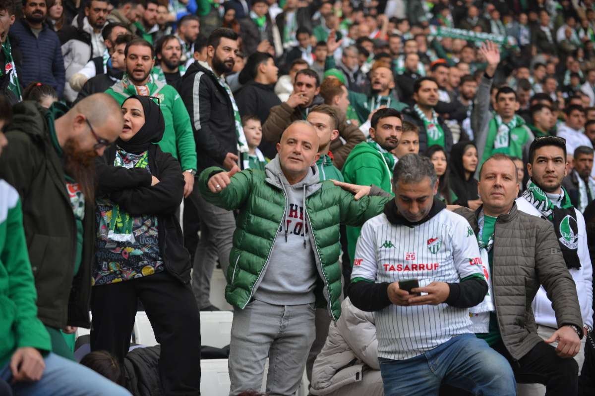 (FOTO GALERİ) Bursaspor-Anadolu Üniversitesi Taraftar Fotoğrafları