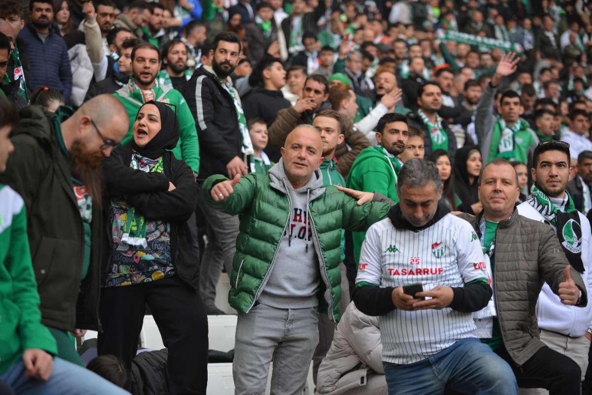 (FOTO GALERİ) Bursaspor-Anadolu Üniversitesi Taraftar Fotoğrafları