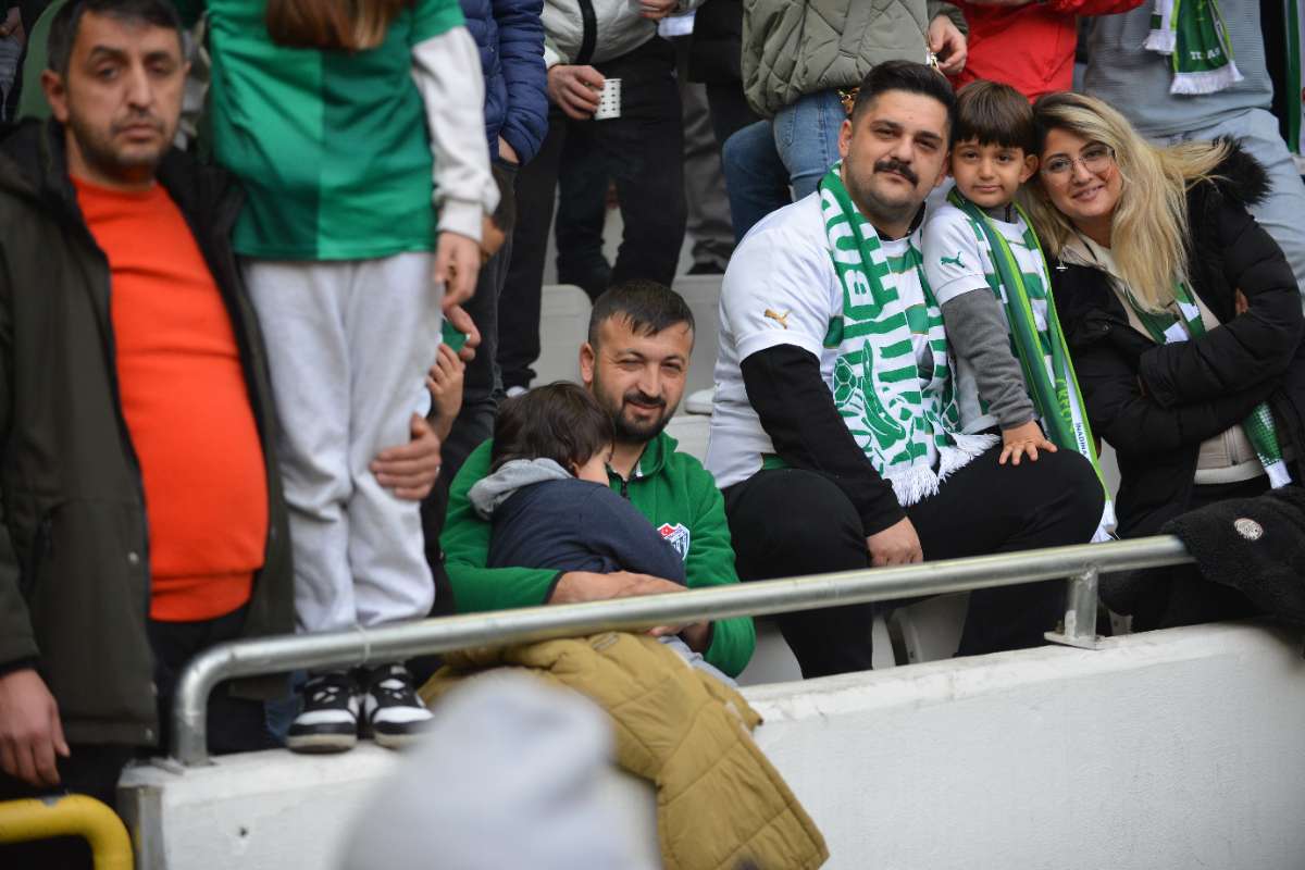 (FOTO GALERİ) Bursaspor-Anadolu Üniversitesi Taraftar Fotoğrafları
